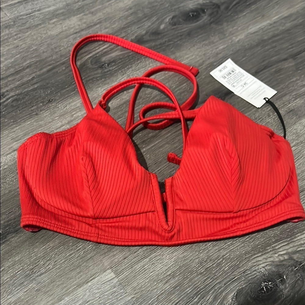 Chic Red Strappy Bralette - Picture 1 of 4
